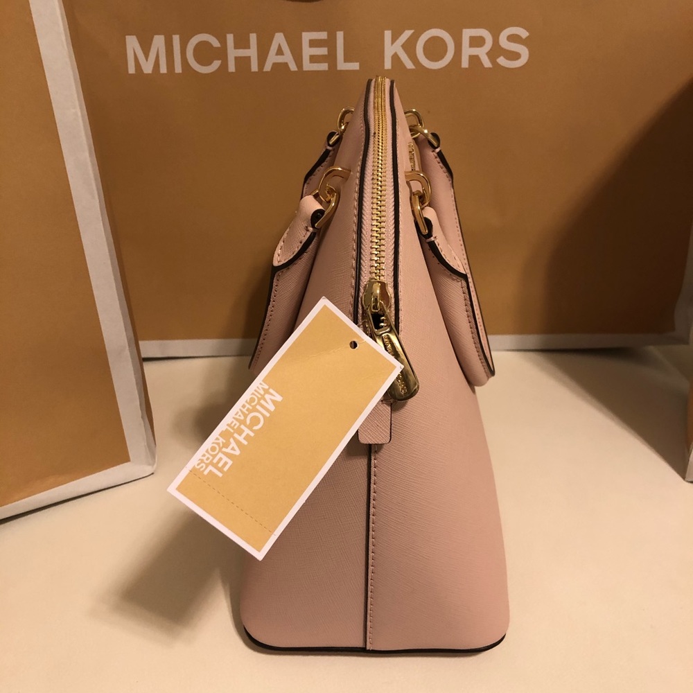 🎉SOLD🎉New MKLarge Pink Dome Satchel Handbag - Picture 5 of 8